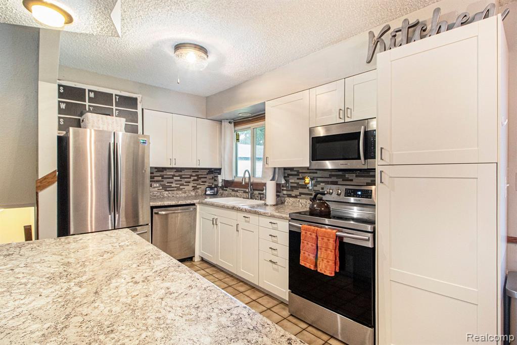1255 GAULT Drive, Ypsilanti, MI 48198 — Photo 12