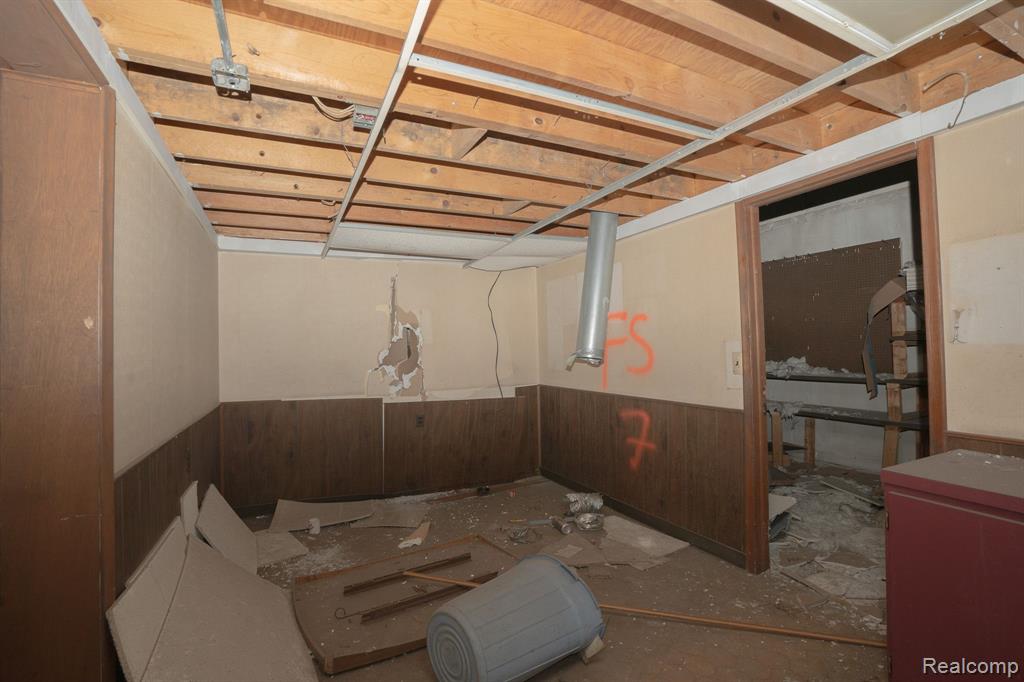 13537 GRATIOT Avenue, Detroit, MI 48205 — Photo 22