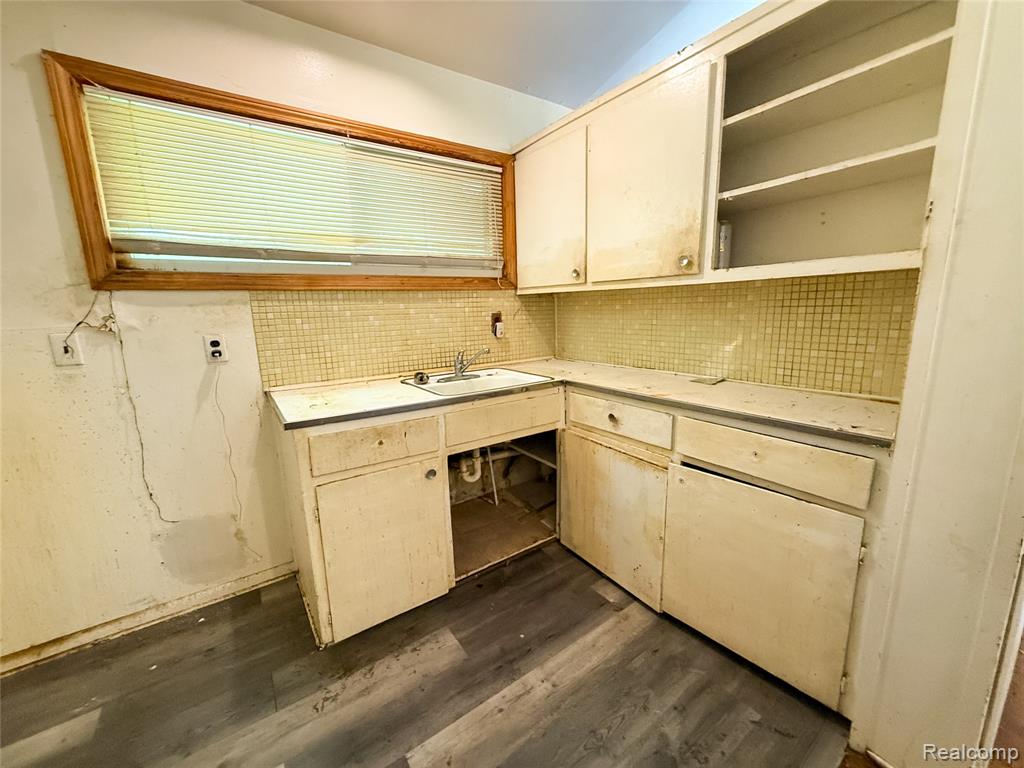 1965 S Annabelle Street, Detroit, MI 48217 — Photo 8