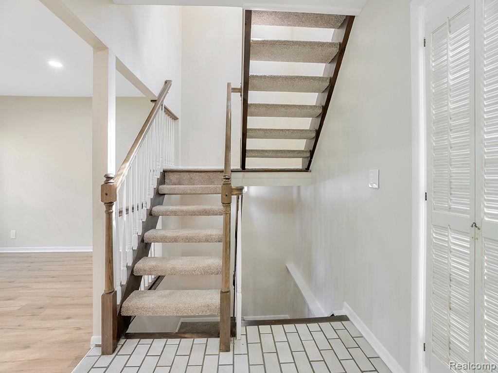 3092 LINDENWOOD Drive, Dearborn, MI 48120 — Photo 15