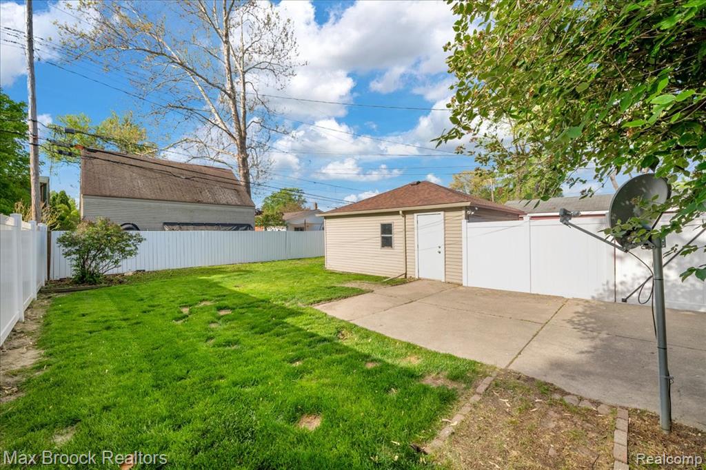 1311 Harvard Road, Berkley, MI 48072 — Photo 25