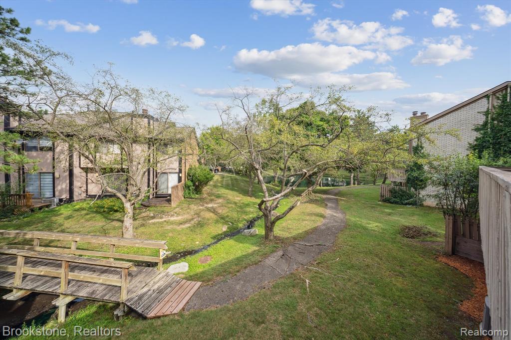 5195 Richard Run, West Bloomfield, MI — Photo 45