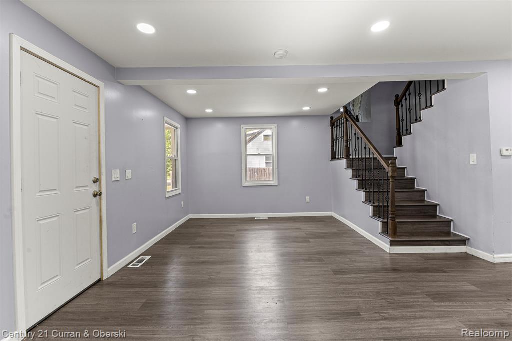 537 Helen Street, Inkster, MI 48141 — Photo 4