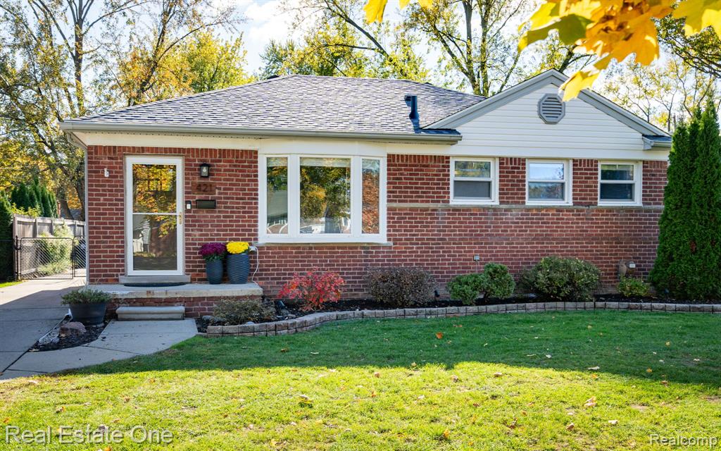 421 W Sunnybrook Drive, Royal Oak, MI 48073 — Photo 42