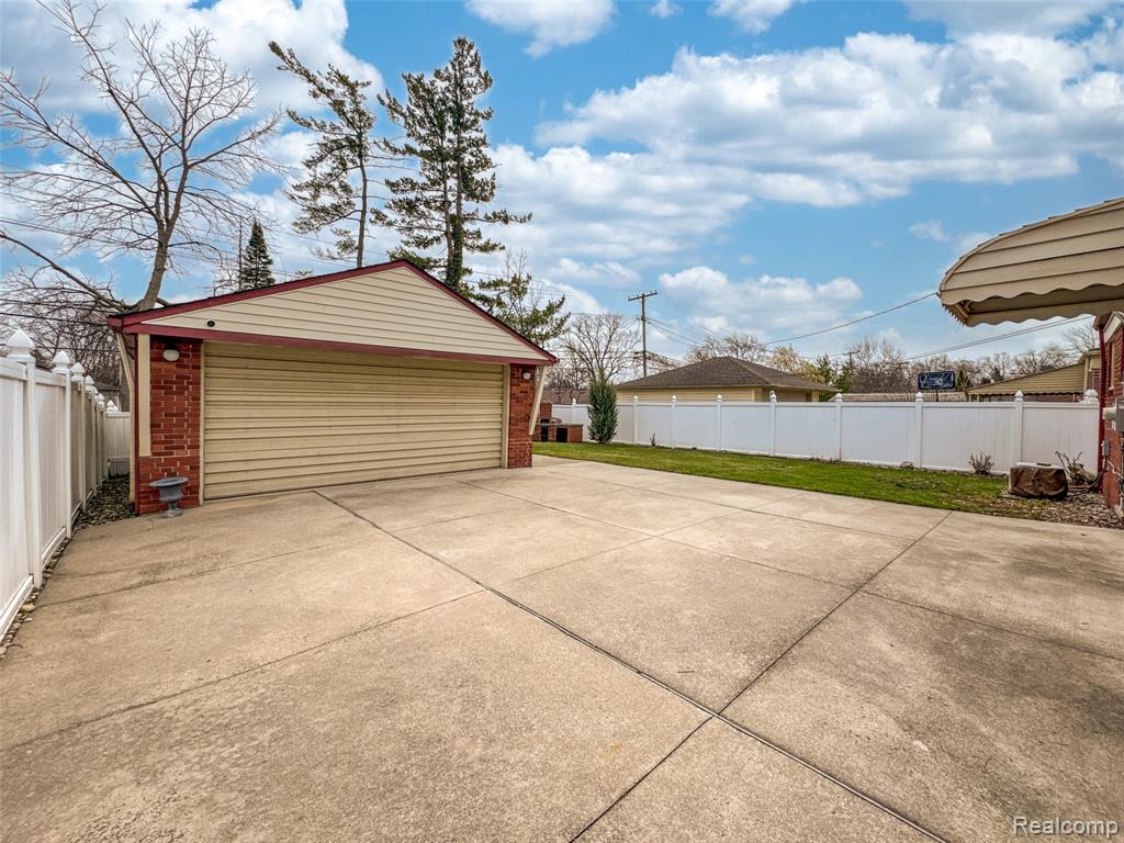 8031 Pardee Road, Taylor, MI 48180 — Photo 20