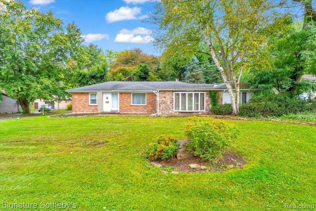 11916 Post Lane, South Lyon, MI 48178 — Photo 2