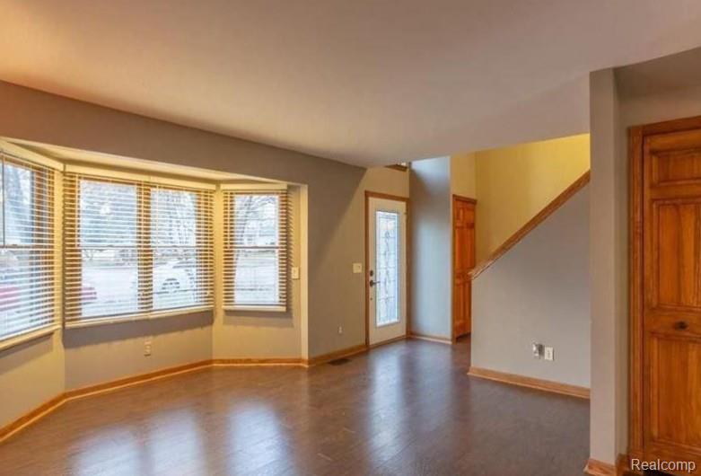 4022 Hazelett Drive, Waterford, MI 48328 — Photo 4
