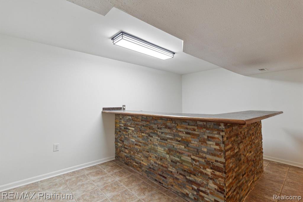 5440 BRADFORD Circle, Brighton, MI 48114 — Photo 38
