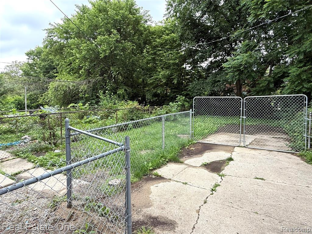 9150 Saint Marys Street, Detroit, MI 48228 — Photo 10