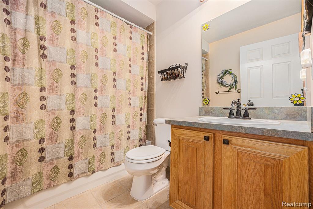 50190 MAGDALINA Drive, Macomb, MI 48044 — Photo 18