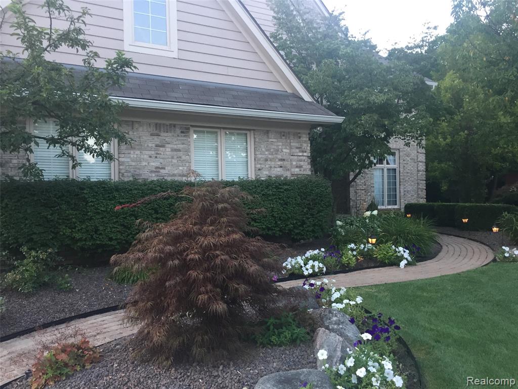 43054 Oxford Court, Novi, MI — front exterior