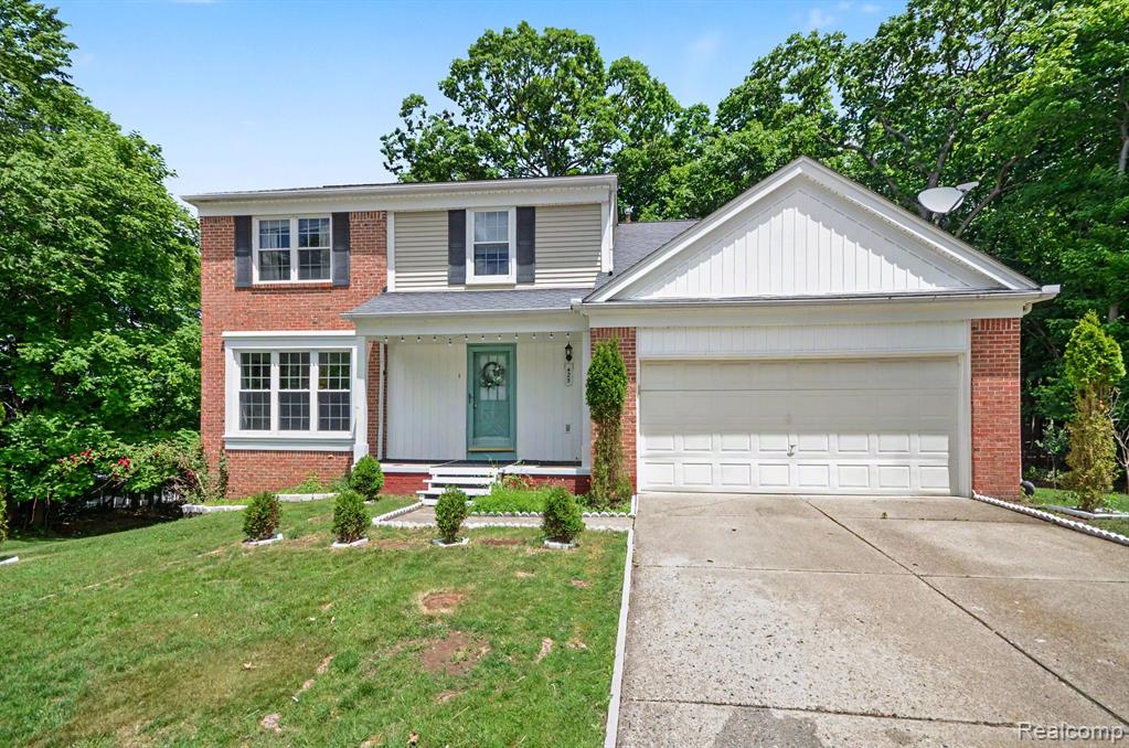 425 Thornridge Court, Rochester Hills, MI 48307 — front exterior