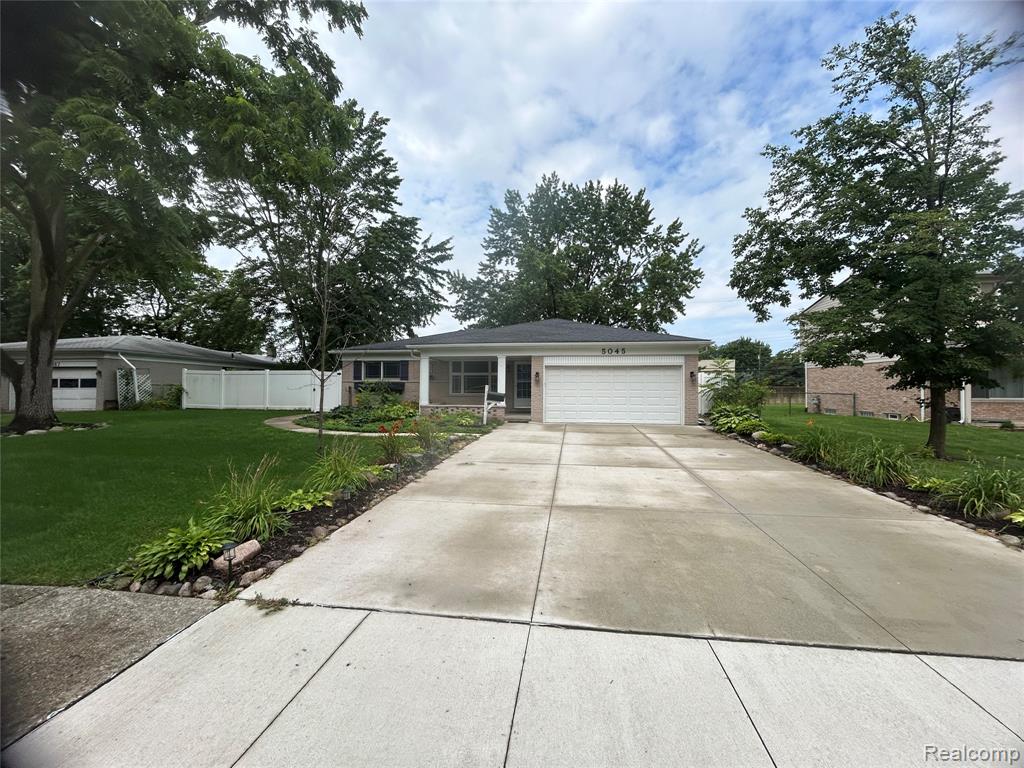 5045 Abington Drive, Troy, MI 48085 — Photo 3