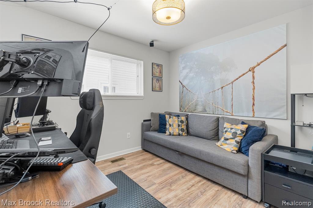 501 S Edgeworth Avenue, Royal Oak, MI 48067 — Photo 30