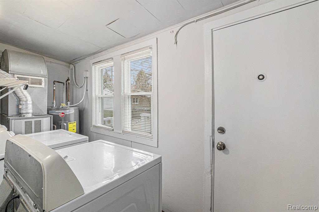5402 Croissant Street, Dearborn Heights, MI 48125 — Photo 13