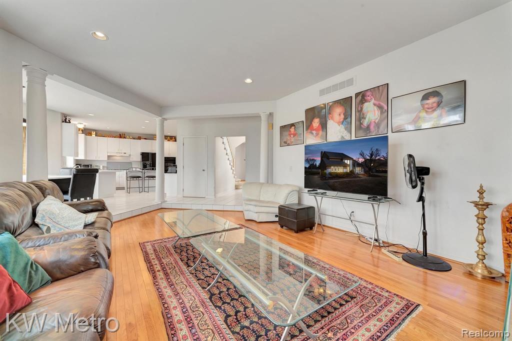 6250 STONEBRIDGE, West Bloomfield, MI — Photo 17