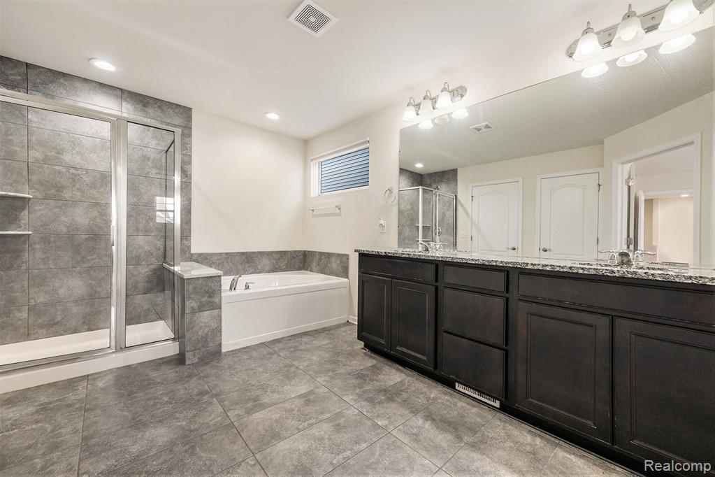 28364 Hanover Drive, Novi, MI 48377 — Photo 22