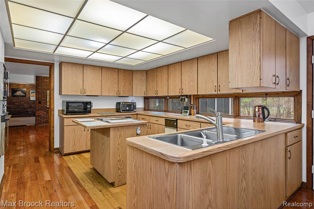 32674 Bingham Lane, Bingham Farms, MI 48025 — Photo 25