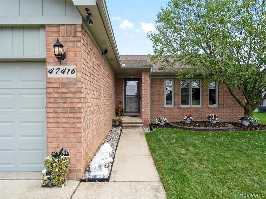 47416 DALLAS Lane, Macomb, MI 48044 — Photo 4