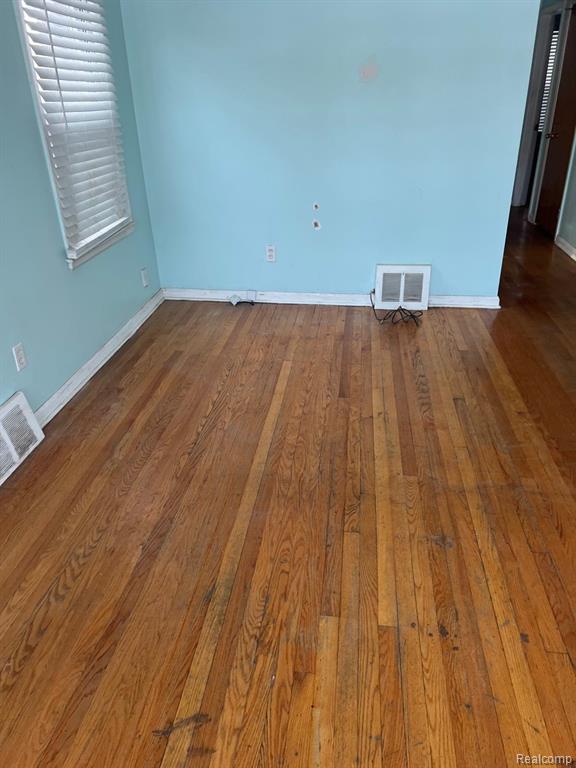 8109 HAZELTON Street, Dearborn Heights, MI 48127 — Photo 13