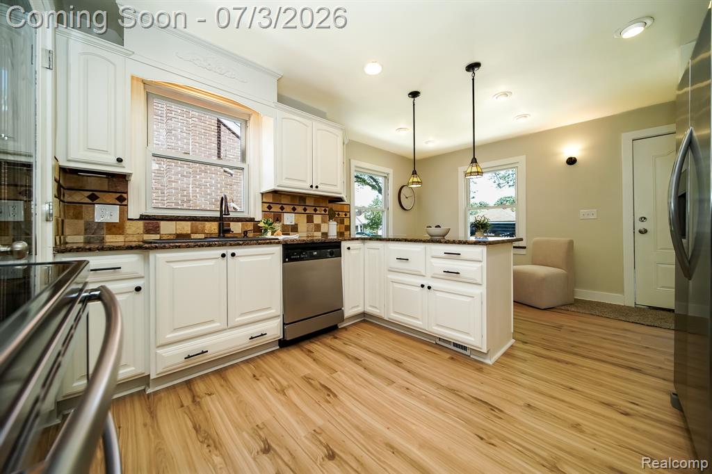 8076 Winona Avenue, Allen Park, MI 48101 — Photo 17