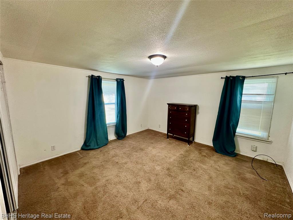 823 Linden, Fowlerville, MI 48836 — Photo 13