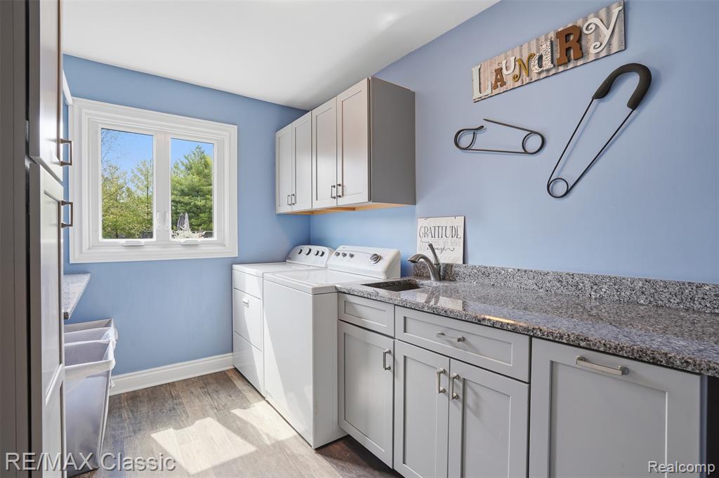 1726 Pondview Lane, Commerce Twp, MI 48382 — Photo 25