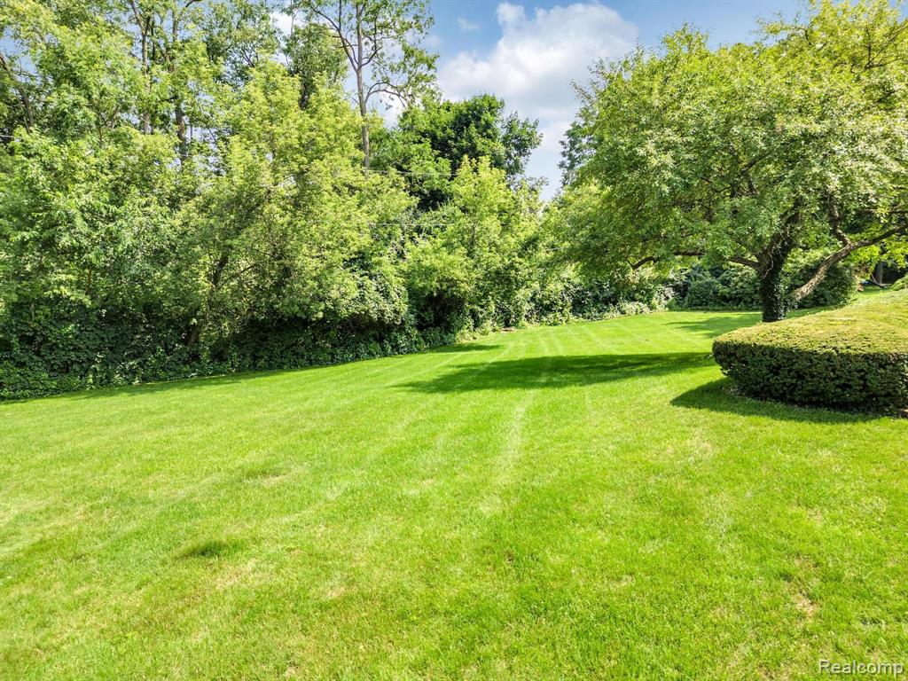 530 WHITEHALL Road, Bloomfield Hills, MI 48304 — Photo 60