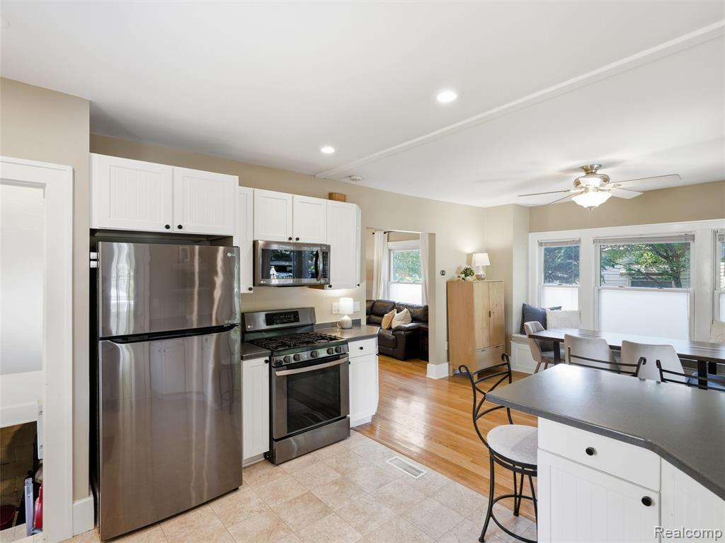 626 Kayser Avenue, Royal Oak, MI 48067 — Photo 13