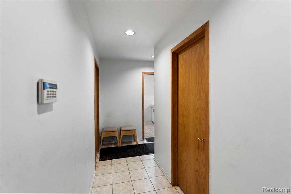 5322 Pond Bluff Drive, West Bloomfield, MI 48323 — Photo 35