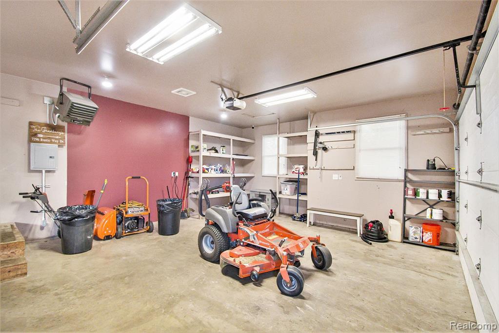 7296 RUSTIC WAY Drive, Fowlerville, MI 48836 — Photo 27
