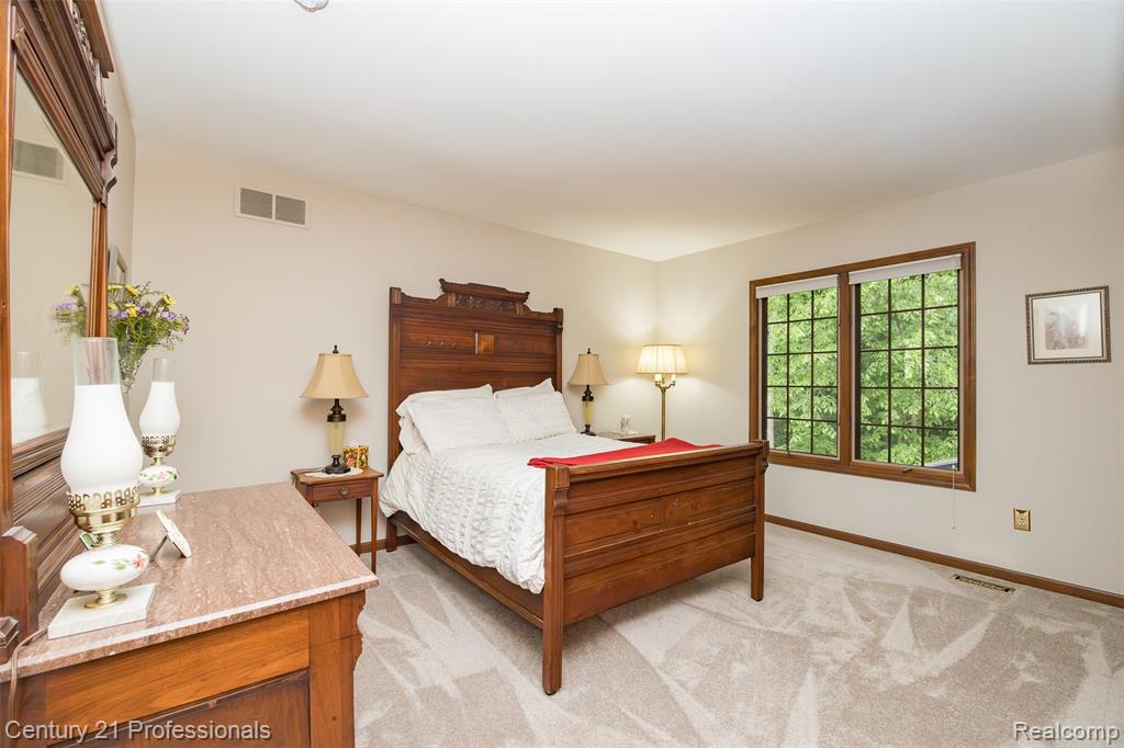 9200 Fox Hollow Road, Clarkston, MI 48348 — Photo 16