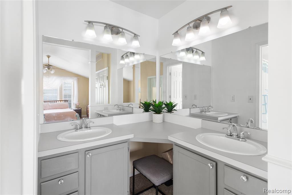 7898 Moonwood Place, Westland, MI — Photo 21