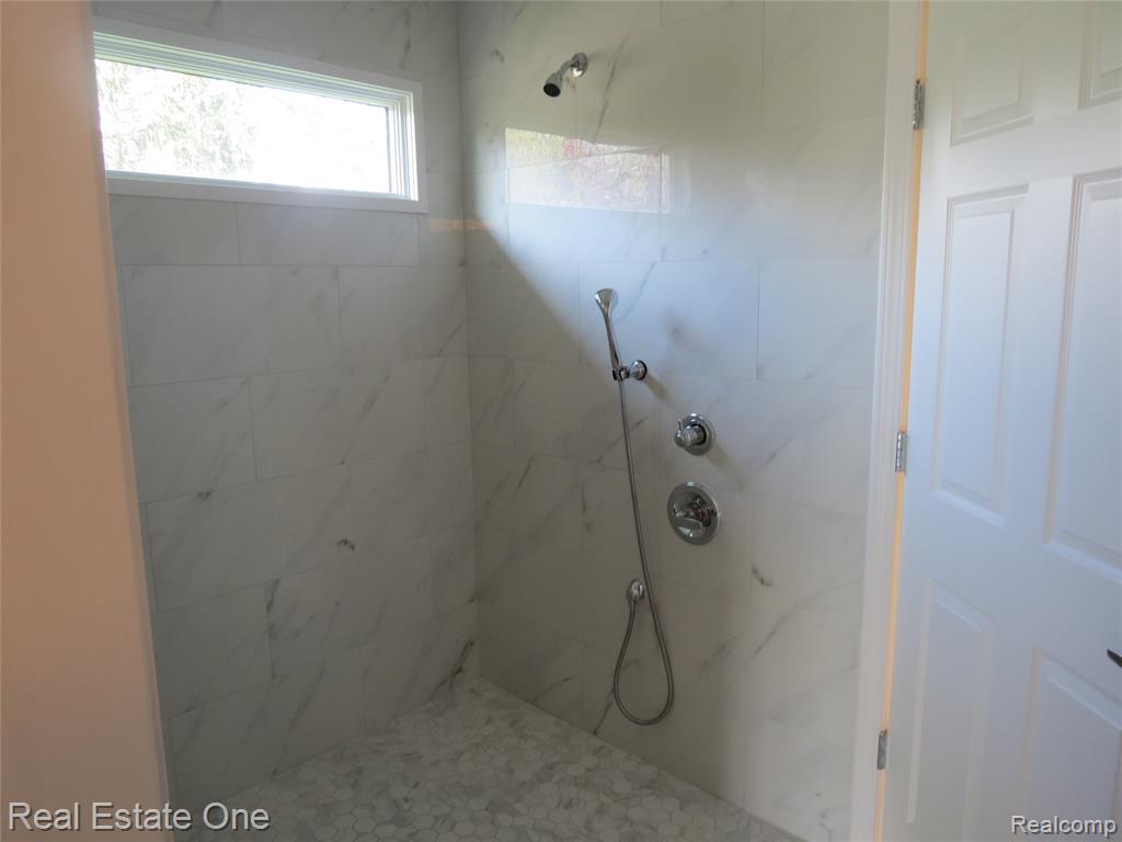45702 Balfour Court, Novi, MI 48377 — Photo 44