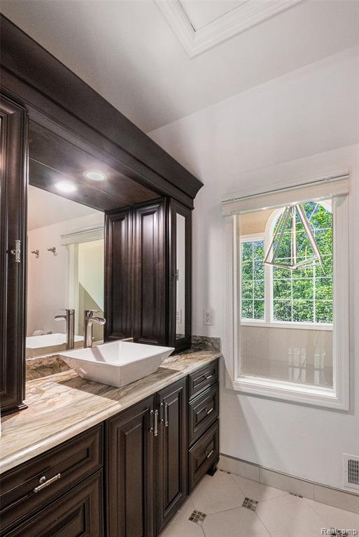 8315 Woodland Circle, Goodrich Vlg, MI — Photo 20