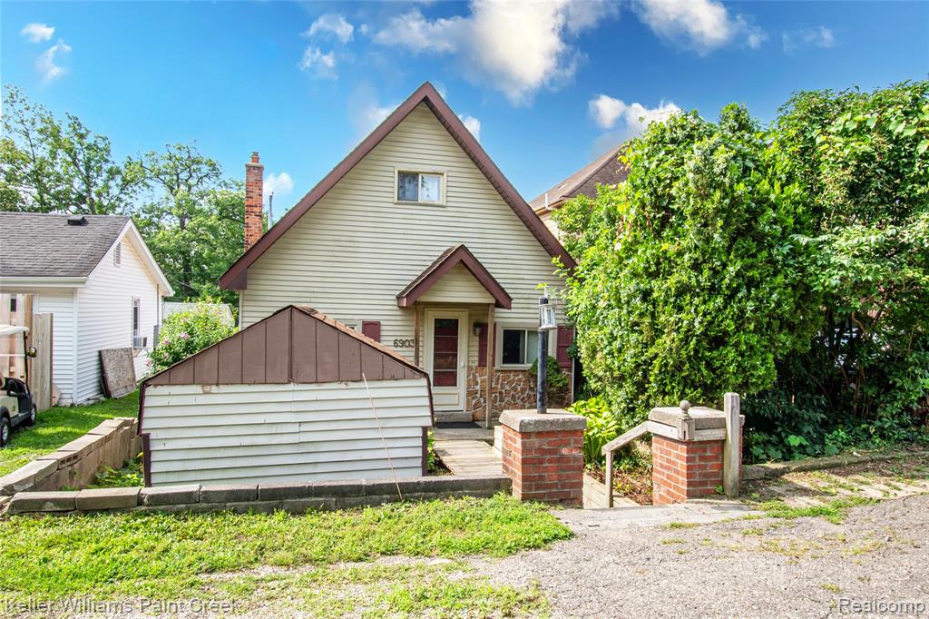 6903 Dandison Boulevard, West Bloomfield, MI 48324 — Photo 7
