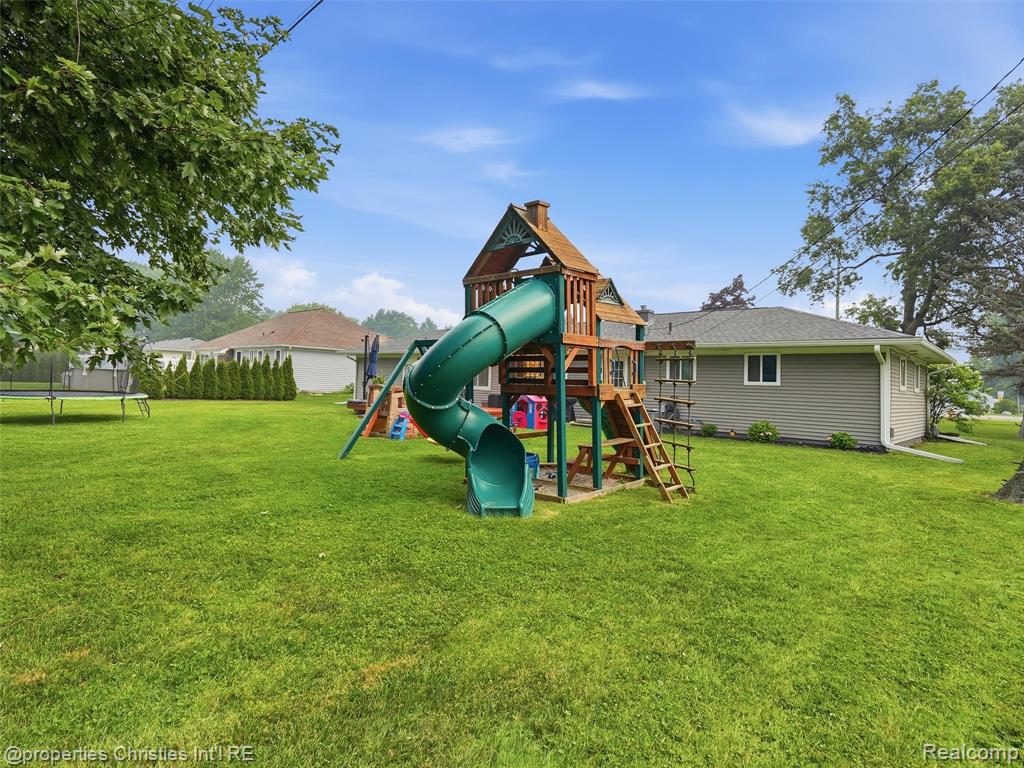 52735 Washington Street, New Baltimore, MI 48047 — Photo 35