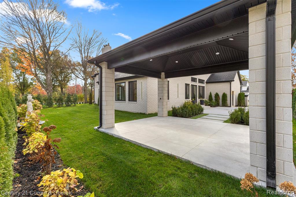 2211 Golfview Drive, Dearborn, MI, 48128