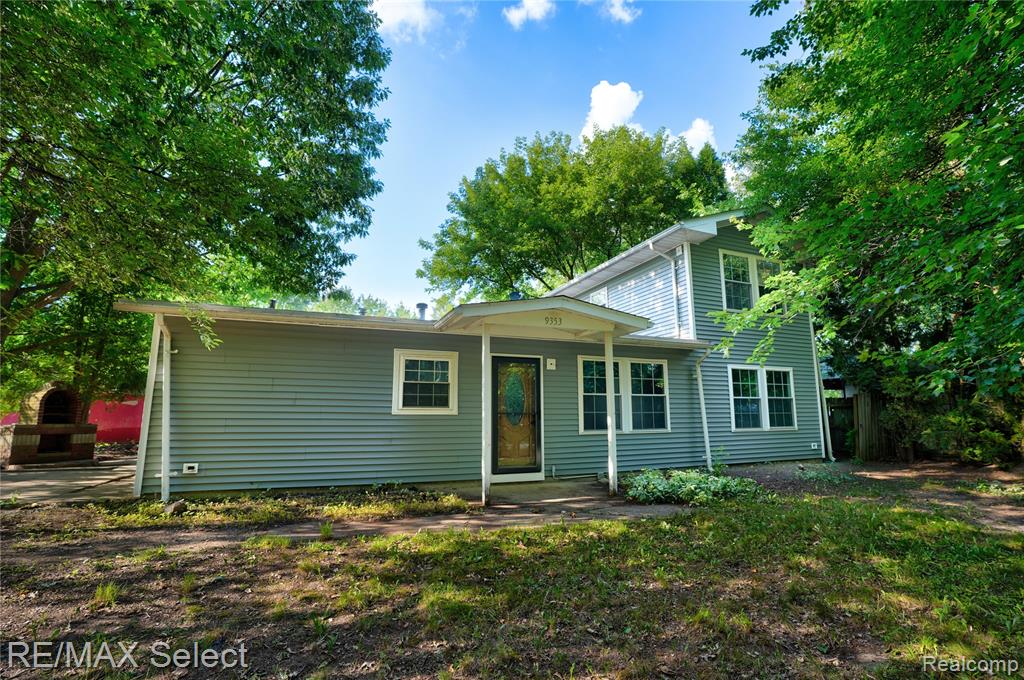 9353 Old Lee Road, Brighton, MI 48116 — front exterior