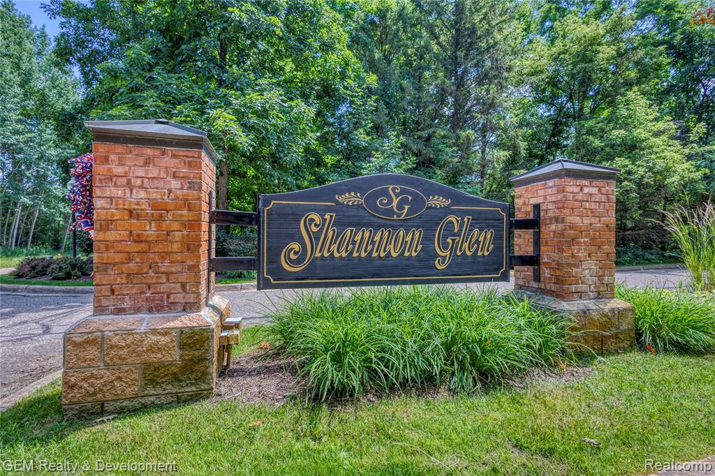 9054 Green Hickory Lane, Fenton, MI 48430 — Photo 6