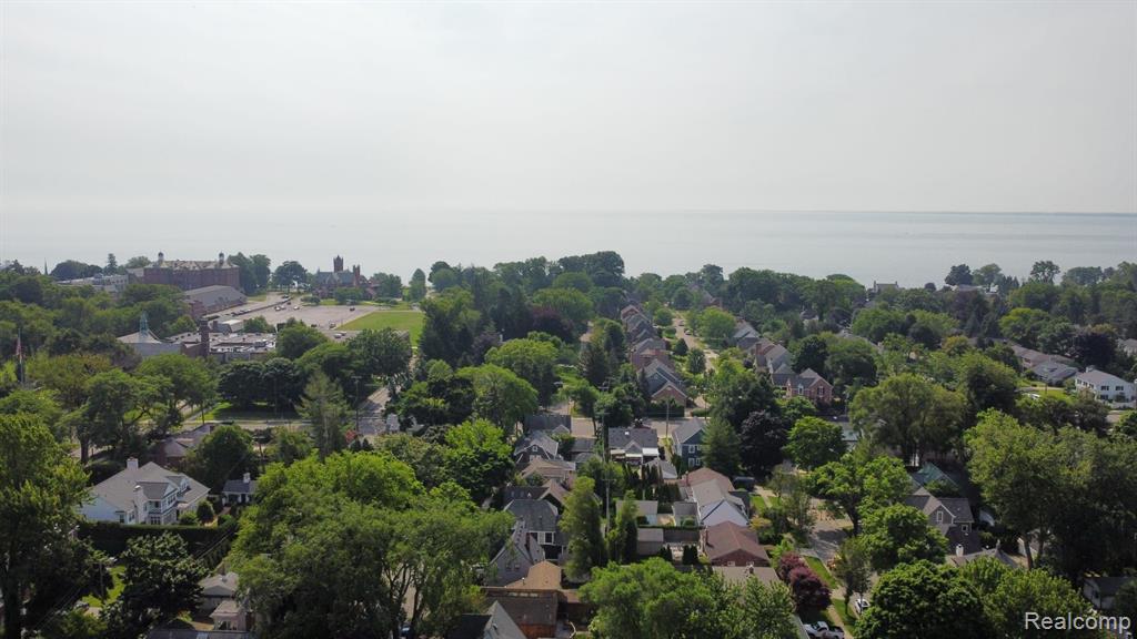 95 MAPLETON RD Road, Grosse Pointe Farms, MI 48236 — Photo 33