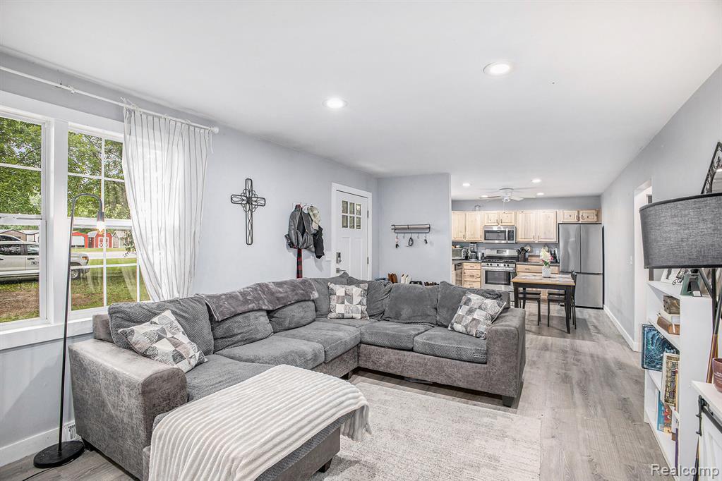 664 E HIGHLAND Road, Howell, MI 48843 — Photo 9