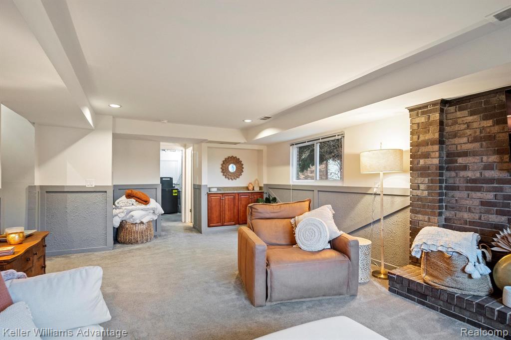 43924 ORLEANS, Canton, MI 48187 — Photo 33