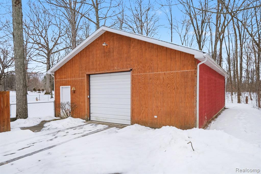 8239 Hill Road, Swartz Creek, MI 48473 — Photo 24