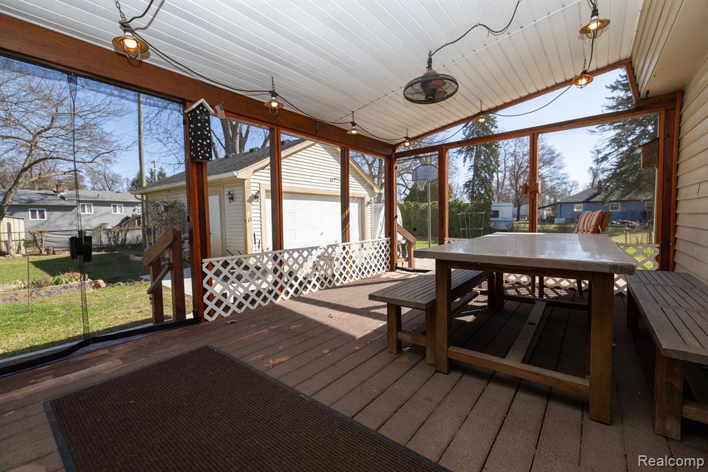 9180 COOLEY LAKE Road, White Lake, MI — Photo 9