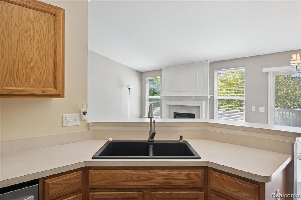 7160 Warwick Drive, Ypsilanti, MI 48197 — Photo 34