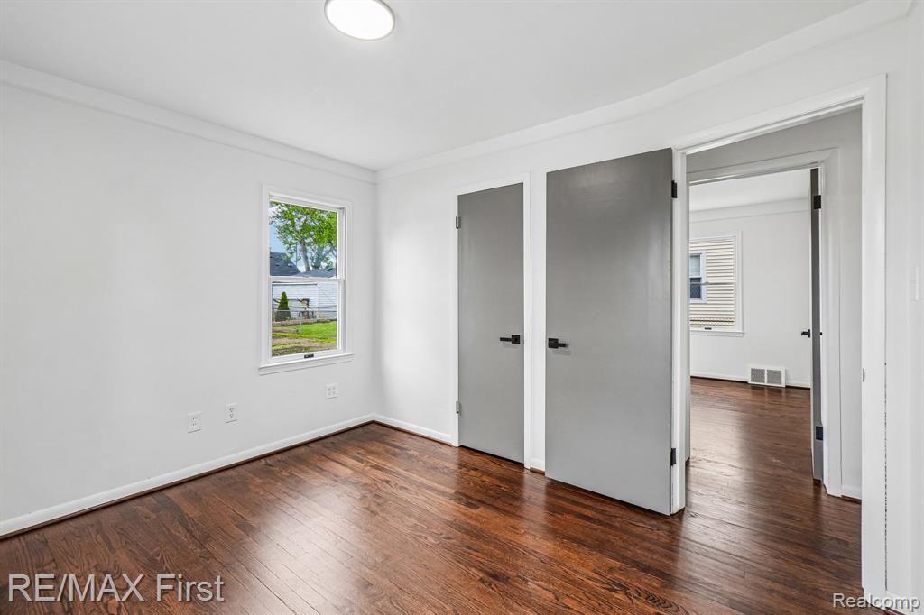 547 Leroy Avenue, Clawson, MI — Photo 12