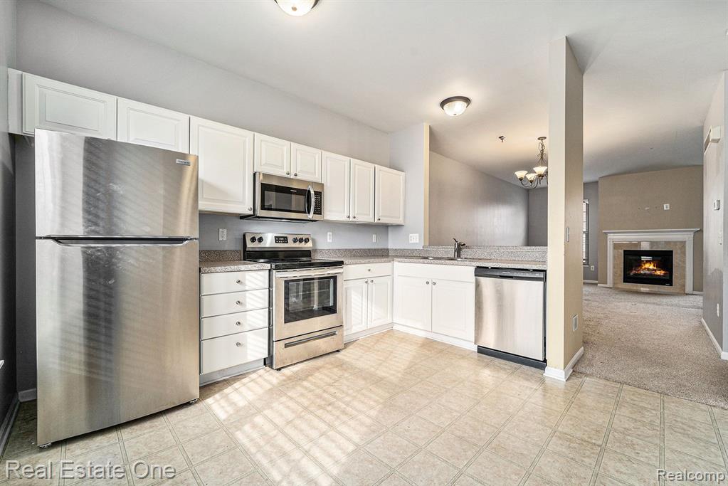 25406 Saint James, Southfield, MI 48075 — Photo 8