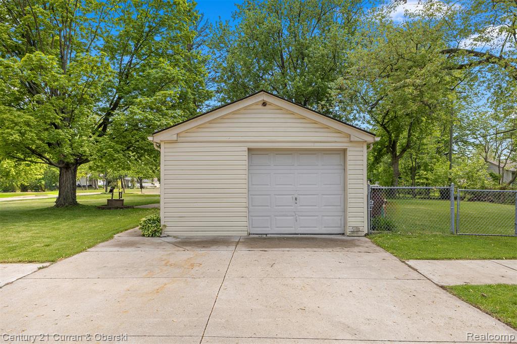 1843 Lathers Street, Garden City, MI — Photo 6