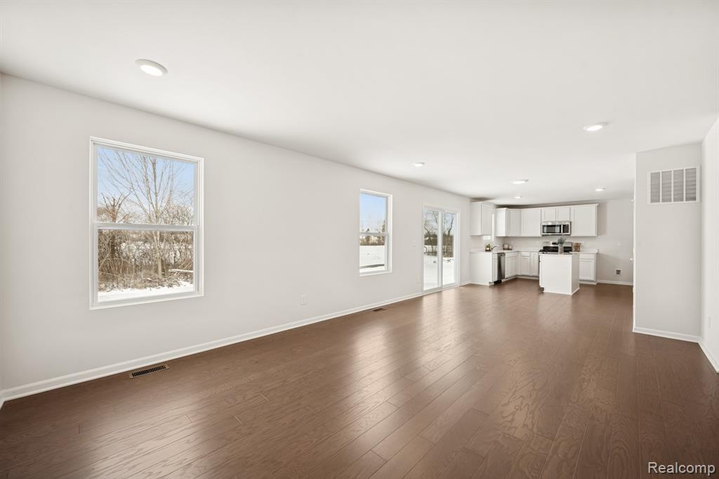 4241 Cedar Lane, Grand Blanc, MI 48439 — Photo 10